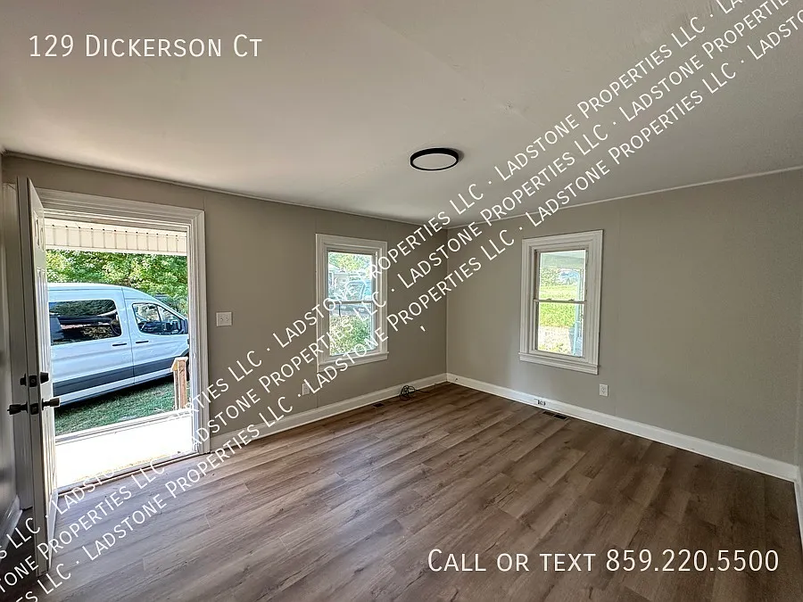 2-Bed 1-Bath + Fenced in yard + Car Port — Photo 2