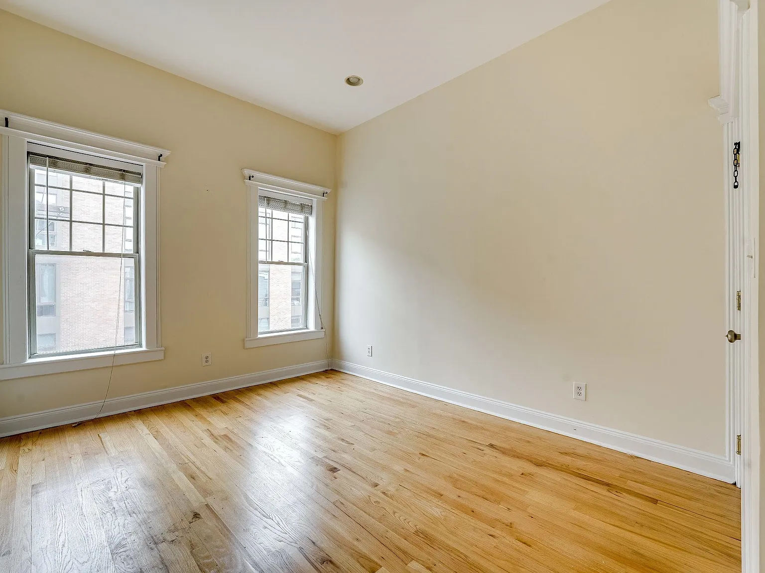 2 bed, 1.0 bath, 705 sqft, $3,500 — Photo 3