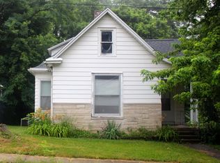 717 11th St, Charleston, IL 61920