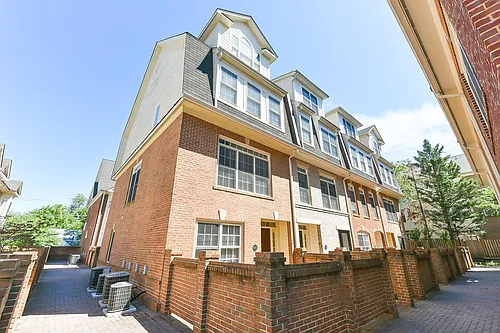 4634 Wilson Blvd Photo 1