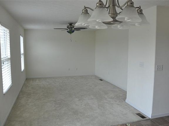 4th image of 4933 Silver Creek Ct
