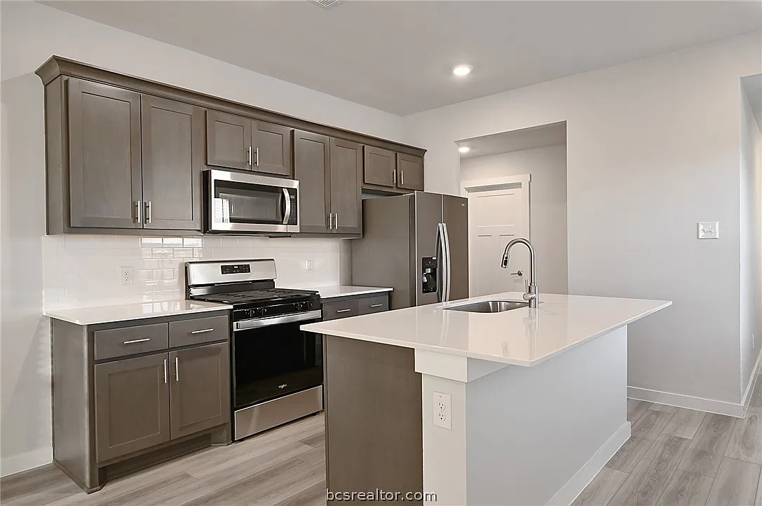 3 bed, 1489 sqft, $2,175 — Photo 2