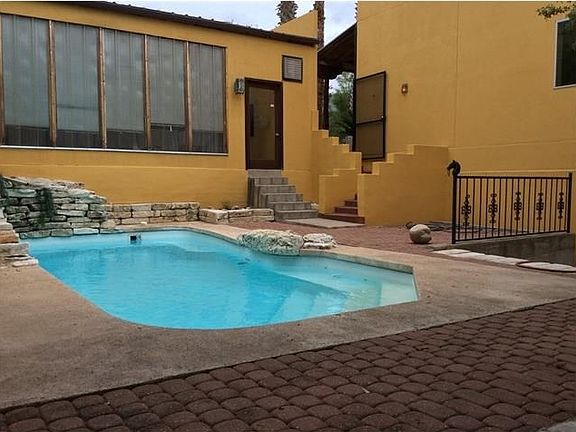 Another view of the pool...