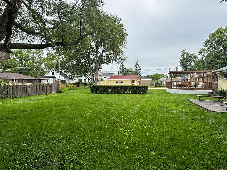 1417 N Wilke Rd — Photo 15