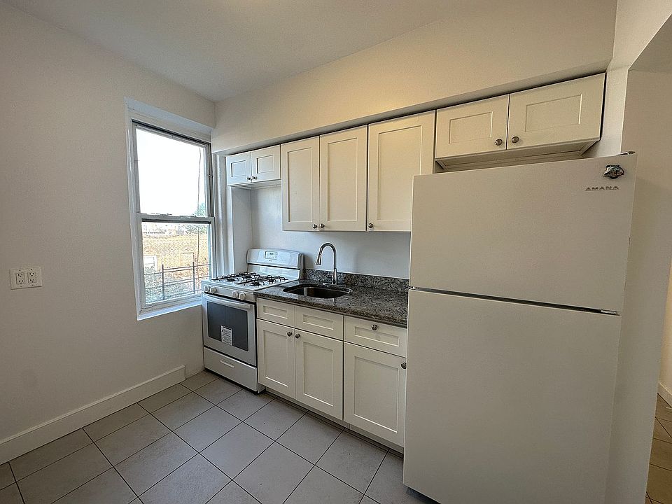 1st image of 25-95 45th St #17