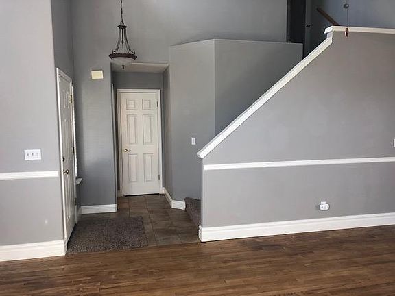 3rd image of 1822 E Houston Ave