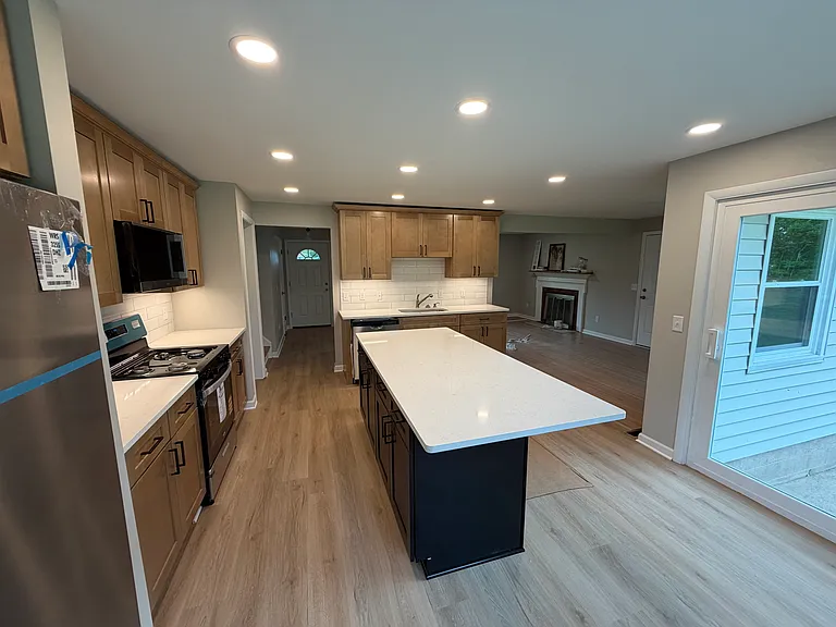 374 Whittier Rd — Photo 8