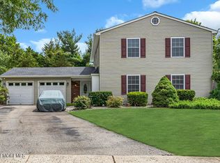 10 Cape Ct, Howell, NJ 07731
