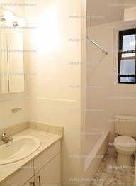4th image of 26-28 W 69th St