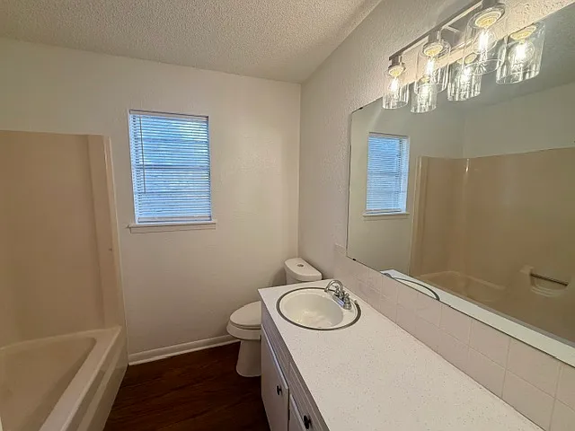 1365 W Hyman St — Photo 16