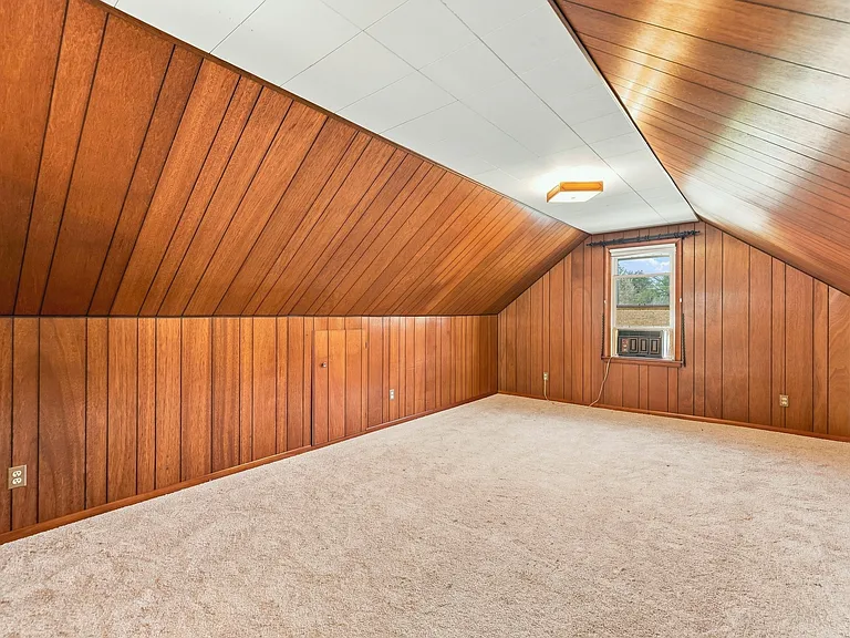 Large comfortable space all year round. Great as a bedroom, office, or extra storage. Use it as you desire!