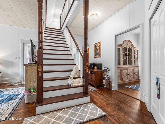 5th image of 529 Cardinal Dr
