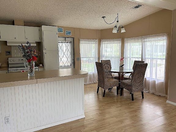 4th image of 25835 Hacienda Dr
