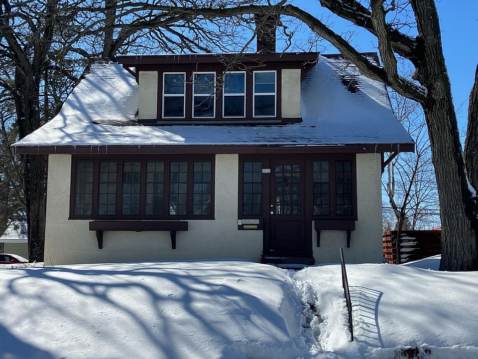 1st image of 1015 8th Ave S