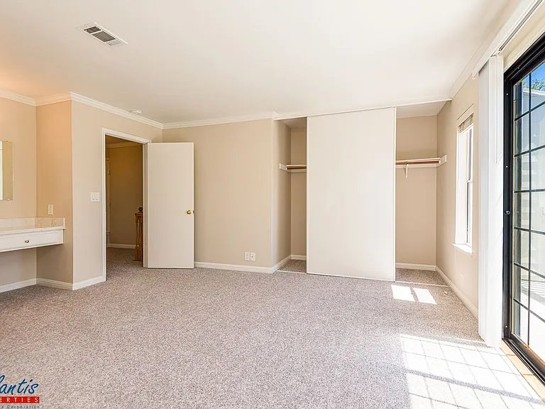 457 Oak Ave — Photo 13