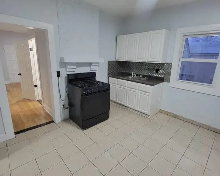 10 Rodwell Ave #2L — Photo 1
