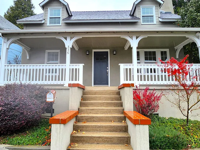 336 S Church St — Photo 2