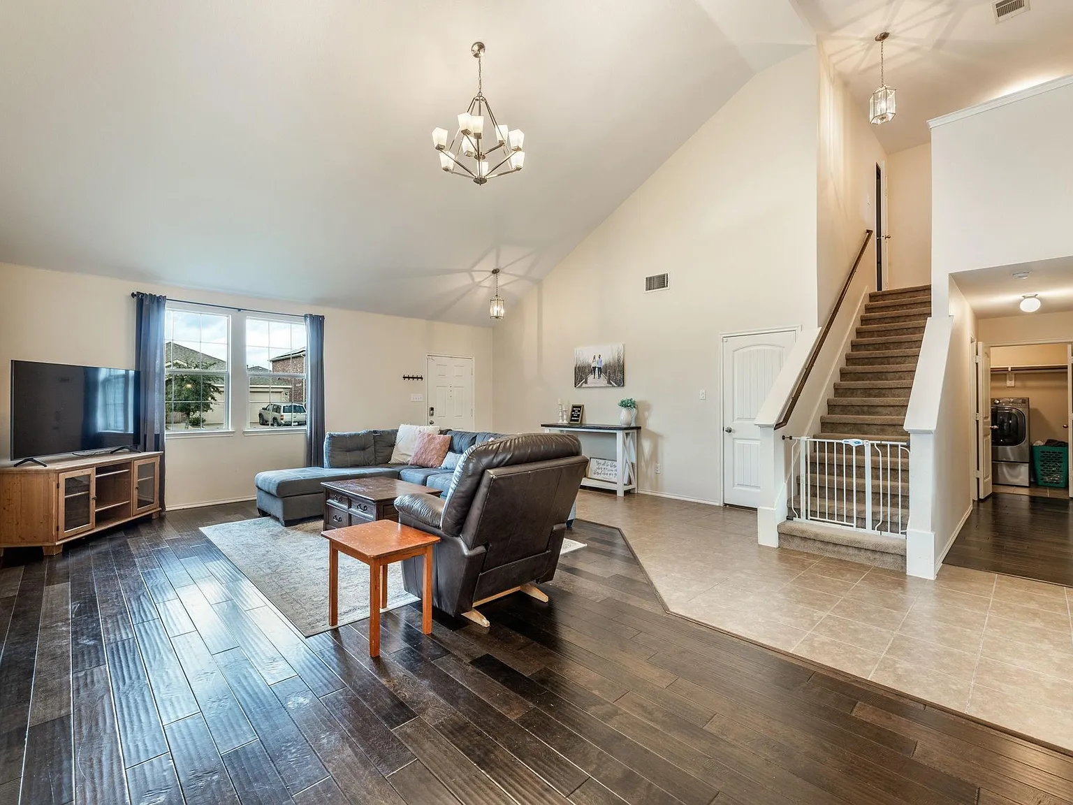 4 bed, 2.5 bath, 2119 sqft, $2,100 — Photo 4