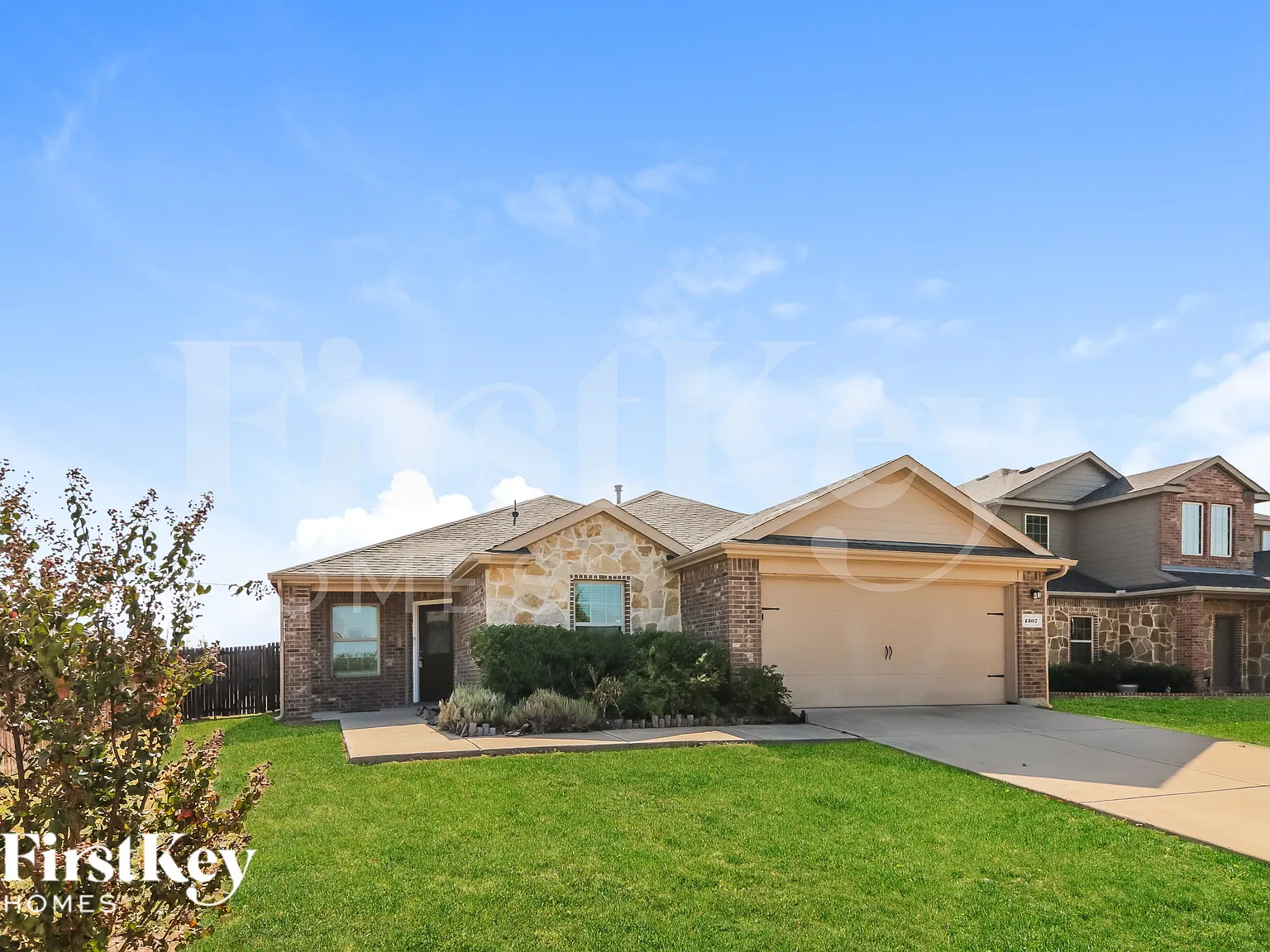 4 bed, 2.0 bath, 1834 sqft, $1,845 — Photo 2