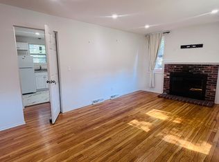 24 Bee Ln, Centerville, MA 02632