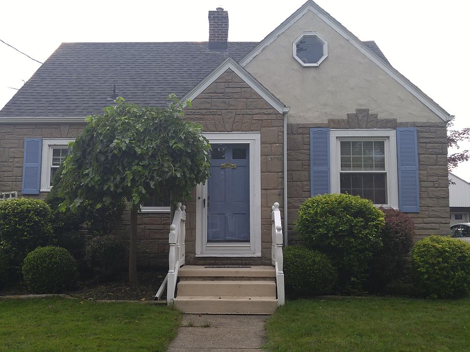 1st image of 108 Woodcrest Dr