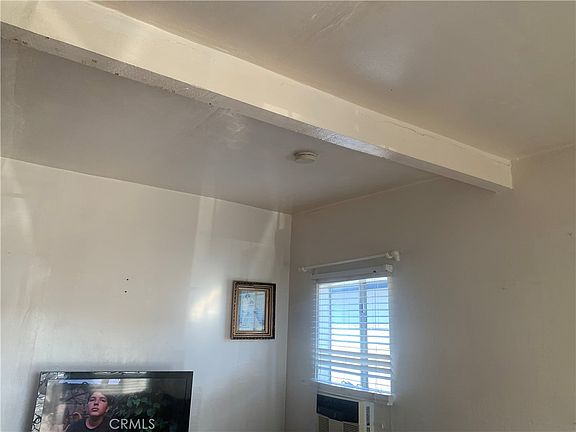 5th image of 22426 Devlin Ave