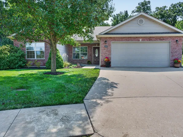 2918 Woods Crossing Dr, Columbia, MO 65202