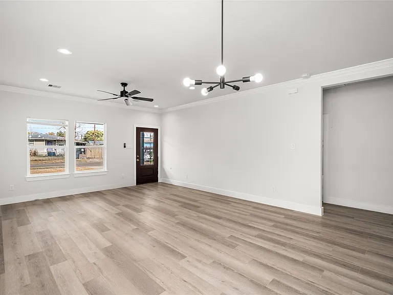 8056 Meadowbrook Dr — Photo 8