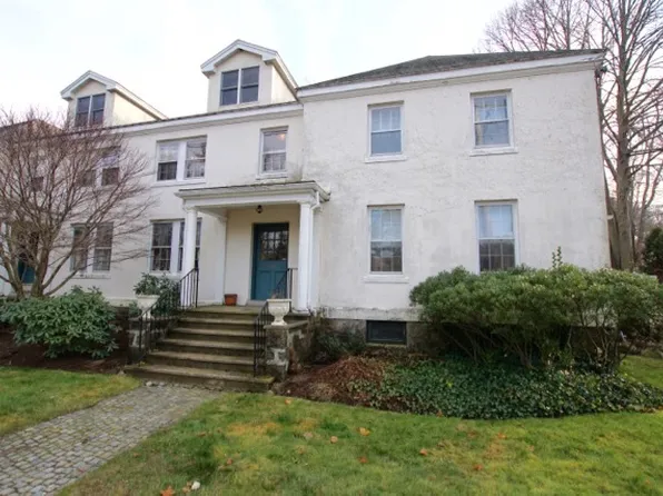 619-621 Hale St #4, Beverly, MA 01915