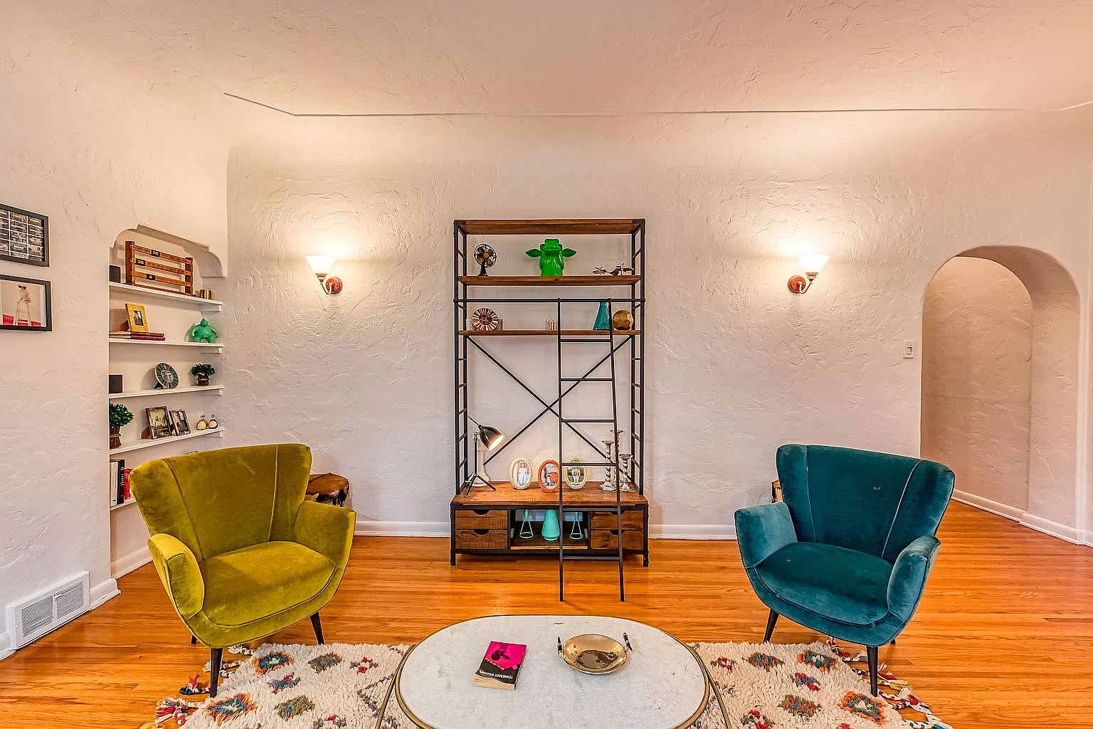 2 bed, 1200 sqft, $3,350 — Photo 3