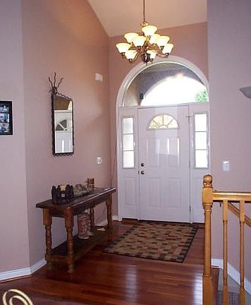 5th image of 579 East Ct