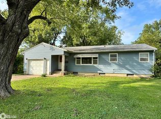 707 W Tyler Ave, Fairfield, IA 52556