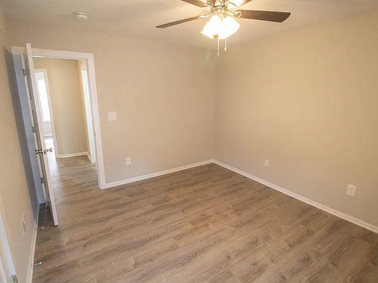 1401 Bodie Dr — Photo 23