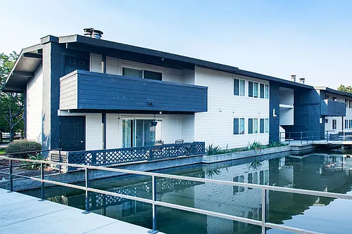 Lakeside Apartments Photo 1