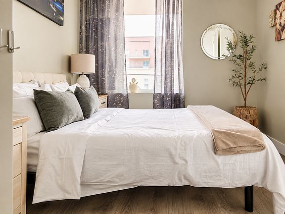 5th image of 960 Yates St #1405