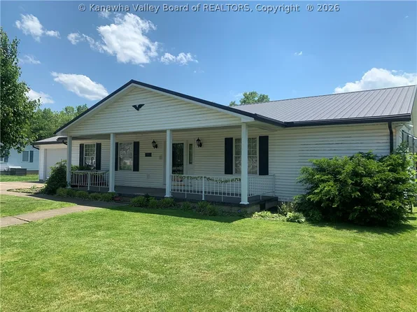 2811 Berkeley Ave, Saint Albans, WV 25177