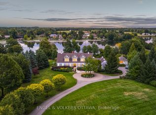 6029 Rideau Valley Dr N, Ottawa, ON K4M1B3