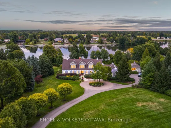 6029 Rideau Valley Dr N, Ottawa, ON K4M 1B3