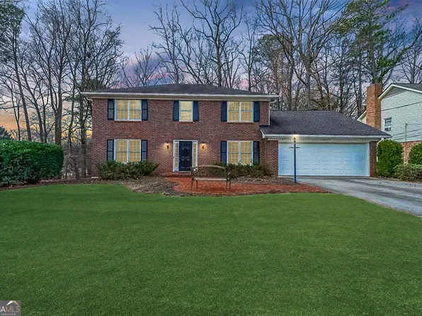 5323 Lakesprings Dr, Atlanta, GA 30338
