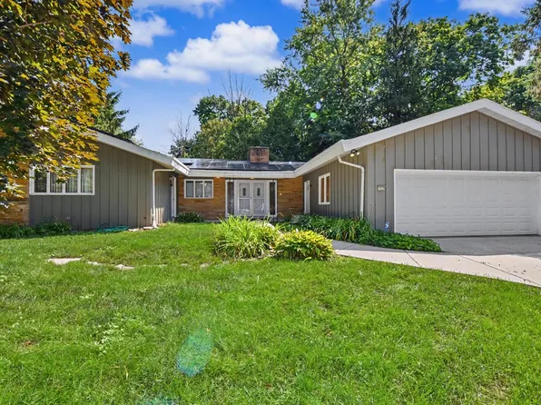 6920 N Beech Tree DRIVE, Glendale, WI 53209
