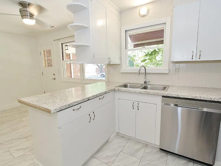 1202 N 20th St — Photo 9
