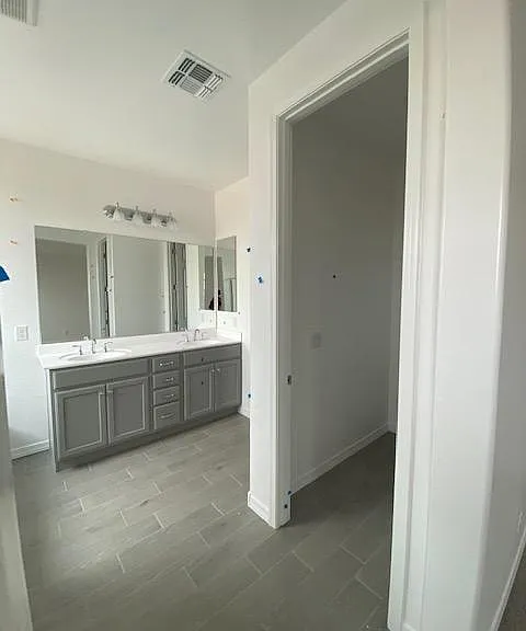 3637 S 57th Ln — Photo 9
