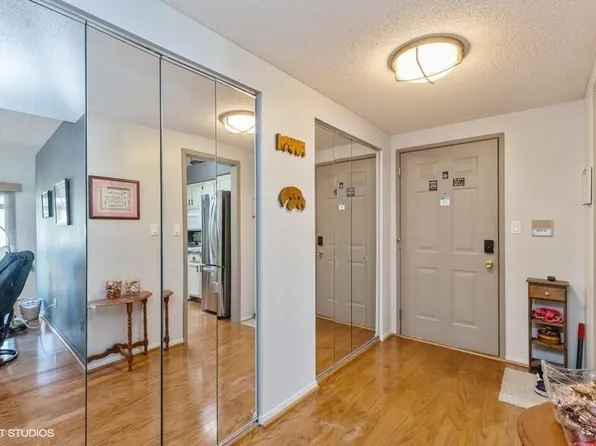 8641 Alpine Dr APT G, Urbandale, IA 50322