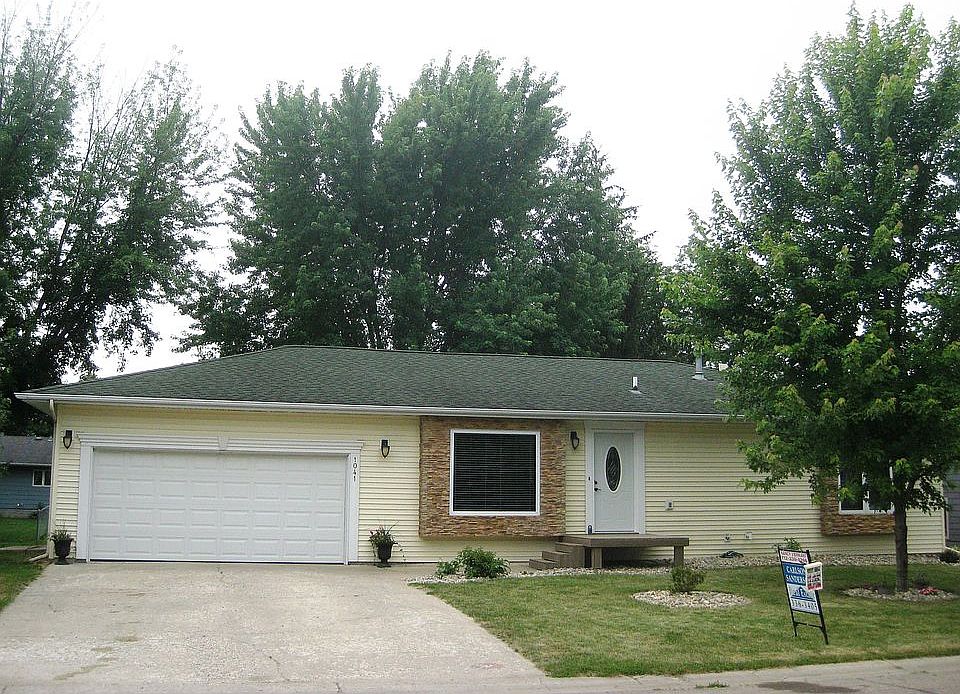 1st image of 1041 27th St