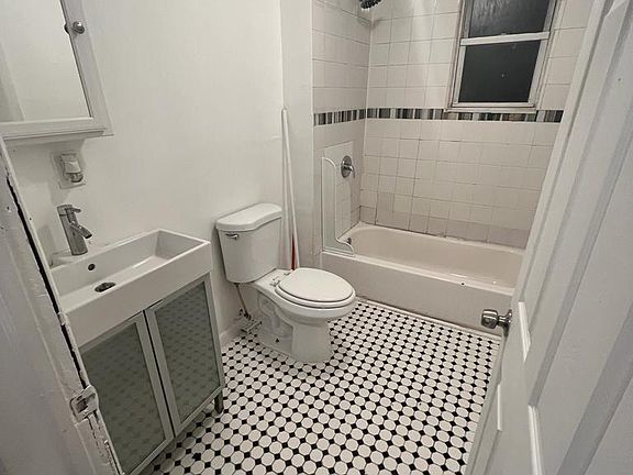 3rd image of 182 W Bigelow St #2