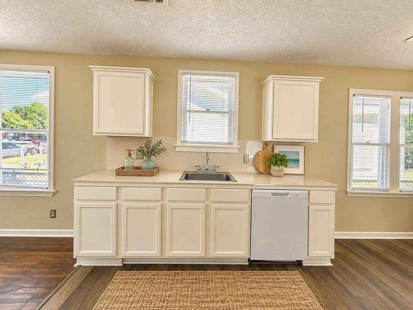 2 bed, 1.5 bath, 836 sqft, $1,445 — Photo 4