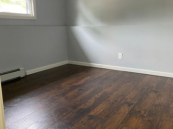 5th image of 568 Centerwood St #1