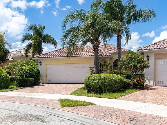 4th image of 11802 Fiore Ln