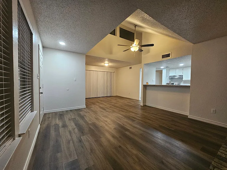 4616 Timber Run Dr — Photo 4