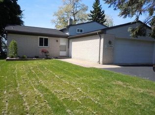 3599 Coseyburn Rd, Waterford, MI 48329